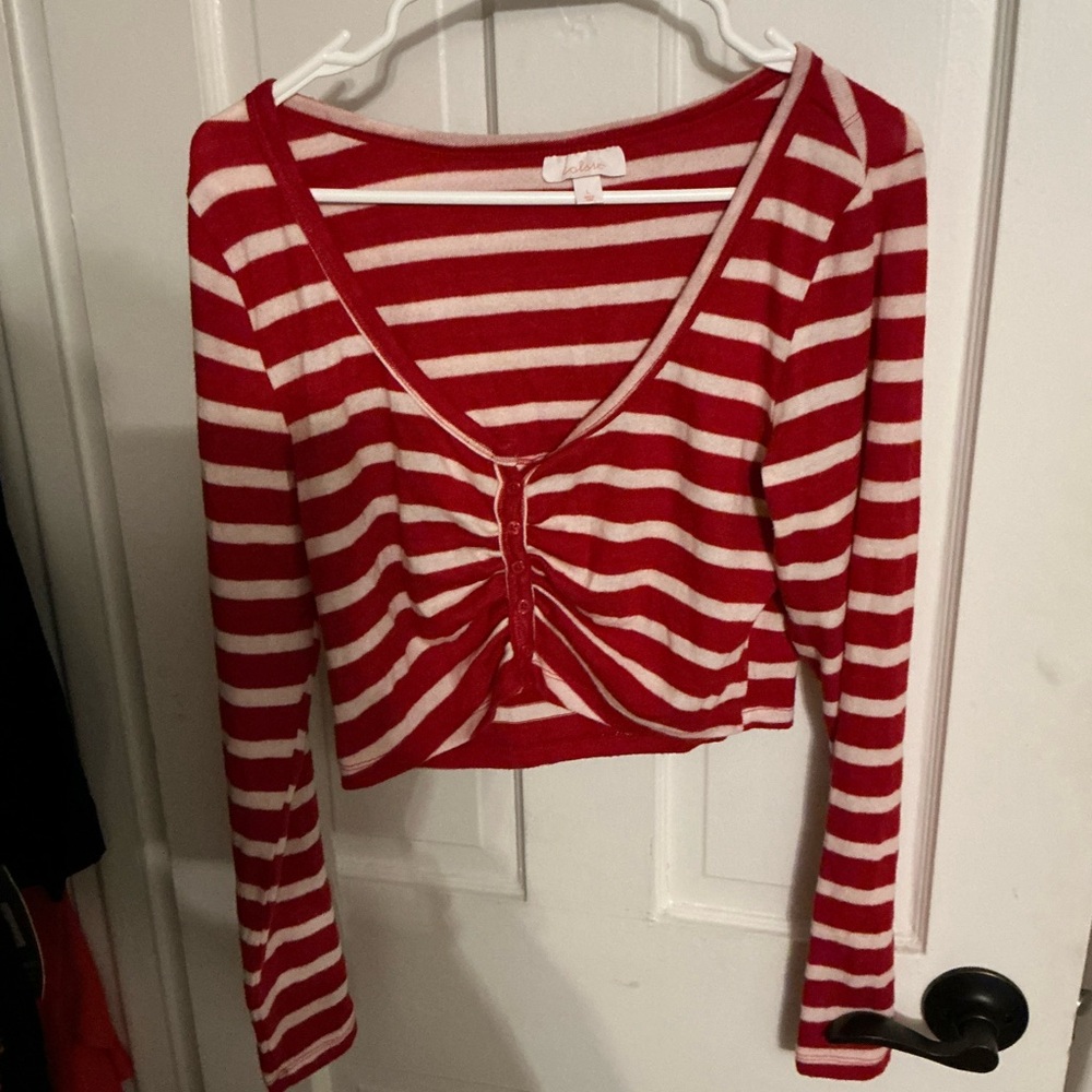Cute red and white striped cropped shirt